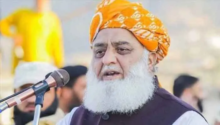 مولانا فضل الرحمان جي ڪالعدم عوامي ايڪشن ڪميٽي کي اپيل، في الحال وڌيڪ قدم کڻڻ کان پاسو ڪري ڪجهه ڏينهن جي مهلت ڏني وڃي
